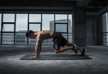 Son yıllarda hem sağlıklı yaşam hem de spor dünyasında adından sıkça söz ettiren aralıklı oruç, kilo kontrolü ve metabolik sağlık üzerindeki olası etkileri nedeniyle geniş bir kitle tarafından uygulanıyor. Özellikle düzenli egzersiz yapan bireyler, bu beslenme modelinin kas gelişimi, yağ yakımı ve performans üzerindeki etkilerini merak ediyor. Her bireyin metabolizması farklı olduğu için fitness hedefleri doğrultusunda aralıklı orucun avantajları ve sınırlamaları kişiden kişiye değişebiliyor. Konulu bir haber görseli.