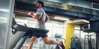 Spor sektöründe sürdürülebilirlik anlayışı her geçen gün daha fazla önem kazanırken, çevre dostu fitness donanımları yeni nesil spor salonlarının ve bireysel kullanıcıların öncelikleri arasında yer almaya başladı. Geleneksel spor ekipmanlarının üretim süreçlerinde kullanılan yüksek enerji tüketimi ve fazla kaynak kullanımı, sektörün daha sürdürülebilir çözümlere yönelmesine neden oluyor. Konulu bir haber görseli.