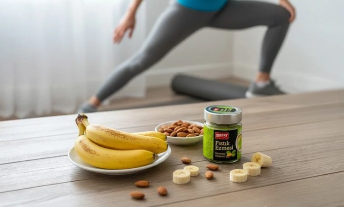 Fitness dünyasında sağlıklı yaşam ve dengeli beslenme anlayışının yaygınlaşmasıyla birlikte doğal içeriklere sahip takviye ürünlerine olan ilgi de artıyor. Düzenli antrenman yapan bireyler, performanslarını desteklemek, toparlanma süreçlerini iyileştirmek ve günlük beslenmelerini tamamlamak amacıyla farklı ürünleri değerlendiriyor. Bu noktada doğal supplementler, sentetik içeriklerden uzak durmayı tercih eden kullanıcılar için öne çıkan seçeneklerden biri olarak dikkat çekiyor. Konulu bir haber görseli.