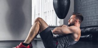 Fitness dünyası, teknolojinin gelişmesiyle birlikte büyük bir dönüşüm yaşamaya devam ediyor. Geleneksel antrenman yöntemlerinin yanında dijital çözümler, akıllı cihazlar ve veri analizine dayalı sistemler spor yapan erkeklerin performansını daha bilinçli şekilde takip etmesine imkan sağlıyor. Günümüzde fitness teknolojileri, antrenman verimliliğini artırmak, gelişimi ölçmek ve kişiye özel spor deneyimi oluşturmak için önemli bir araç haline geldi. Konulu bir haber görseli.