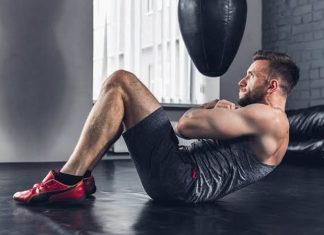 Fitness dünyası, teknolojinin gelişmesiyle birlikte büyük bir dönüşüm yaşamaya devam ediyor. Geleneksel antrenman yöntemlerinin yanında dijital çözümler, akıllı cihazlar ve veri analizine dayalı sistemler spor yapan erkeklerin performansını daha bilinçli şekilde takip etmesine imkan sağlıyor. Günümüzde fitness teknolojileri, antrenman verimliliğini artırmak, gelişimi ölçmek ve kişiye özel spor deneyimi oluşturmak için önemli bir araç haline geldi. Konulu bir haber görseli.