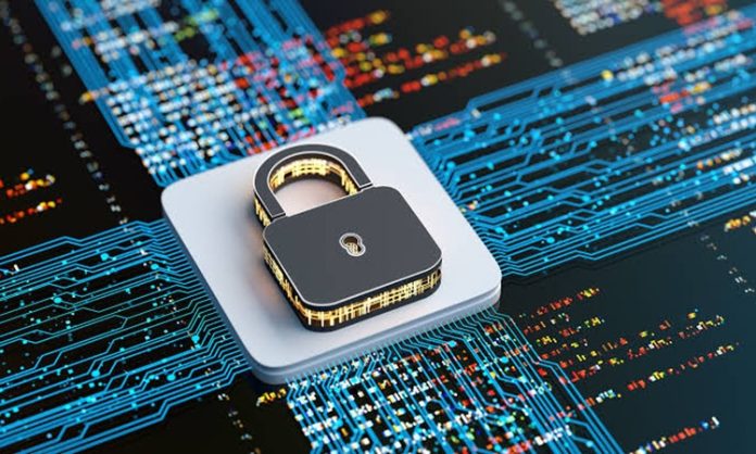 Dijital teknolojilerin günlük yaşamın merkezine yerleşmesiyle birlikte kişisel verilerin korunması her zamankinden daha önemli hale geldi. Akıllı telefonlar, bilgisayarlar, çevrim içi alışveriş platformları ve sosyal medya hesapları üzerinden sürekli olarak büyük miktarda veri paylaşımı yapılıyor. Bu nedenle kullanıcıların dijital ortamda daha bilinçli hareket etmesi, kişisel bilgilerini korumak için çeşitli güvenlik önlemleri alması gerekiyor. Veri güvenliği, bireylerin dijital dünyada gizliliğini koruması ve olası tehditlere karşı daha hazırlıklı olması açısından büyük önem taşıyor. Konulu bir haber görseli.
