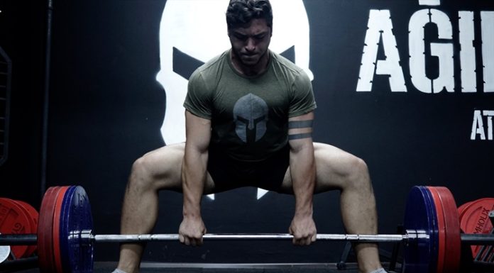 Fazla yağ oranını azaltmak ve daha fit bir vücuda sahip olmak isteyen erkekler için doğru egzersiz programını uygulamak büyük önem taşıyor. Günümüzde yalnızca spor salonunda saatler geçirmek yerine planlı, sürdürülebilir ve bilimsel temellere dayanan antrenmanlar tercih ediliyor. Erkek yağ yakımı, düzenli fiziksel aktivite, dengeli beslenme ve kaliteli uyku ile birlikte değerlendirildiğinde çok daha başarılı sonuçlar veriyor. Konulu bir haber görseli.