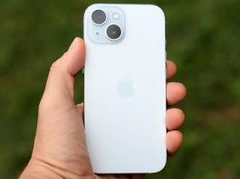 Akıllı telefonlar günümüzde yalnızca iletişim kurmak için kullanılan cihazlar olmaktan çıktı. İş hayatı, eğitim, sosyal medya, mobil oyunlar, fotoğrafçılık ve günlük planlama gibi birçok alanda akıllı telefonlar vazgeçilmez araçlar haline geldi. Bu nedenle yeni bir telefon satın alırken yalnızca tasarımına değil, teknik özelliklerine, uzun vadeli kullanım performansına ve kullanıcı ihtiyaçlarına uygun olup olmadığına da dikkat edilmesi gerekiyor. Akıllı telefon seçimi, doğru yapıldığında uzun yıllar boyunca verimli bir kullanım deneyimi sunabiliyor. Konulu bir haber görseli.
