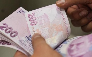 İş hayatında kariyer gelişiminin önemli aşamalarından biri de maaş görüşmeleridir. Birçok çalışan için maaş pazarlığı yapmak, kendini doğru ifade etmeyi ve sahip olduğu değeri profesyonel şekilde anlatmayı gerektiren bir süreçtir. Bu süreçte yalnızca talep edilen ücret değil, kişinin deneyimi, yetenekleri ve şirkete sağladığı katkılar da değerlendirilir. Maaş pazarlığı, çalışanların kariyer yolculuğunda ekonomik hedeflerine ulaşabilmesi için önemli bir adımdır. Konulu bir haber görseli.