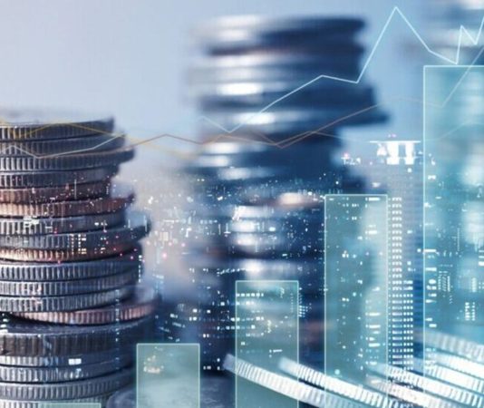 Finansal başarı, yalnızca yüksek gelir elde etmekten ibaret değildir. Geliri doğru yönetmek, geleceğe yönelik plan yapmak ve bilinçli finansal kararlar almak uzun vadeli ekonomik güven oluşturmanın temel unsurları arasında yer alır. Günümüzde birçok erkek, kariyer hedefleriyle birlikte finansal özgürlüğe ulaşmayı amaçlarken doğru stratejiler geliştirmeye önem veriyor. Erkek finansal başarı stratejileri, bütçe yönetiminden yatırım alışkanlıklarına kadar birçok farklı alanı kapsayan kapsamlı bir süreç olarak değerlendiriliyor. Konulu bir haber görseli.