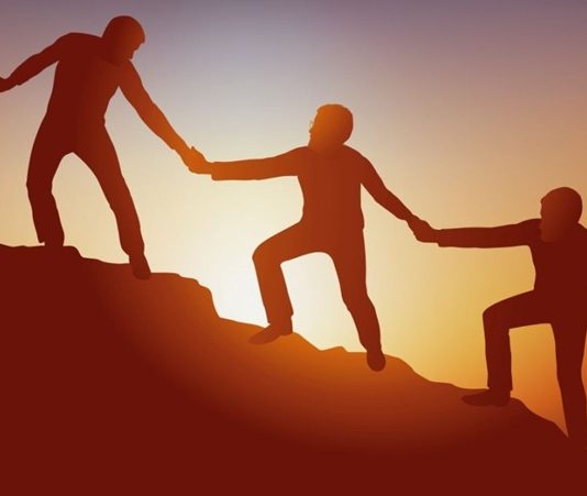 Girişimcilik dünyası, farklı fikirlerin hayata geçirilmesi, yenilikçi çözümlerin geliştirilmesi ve ekonomik değer oluşturulması açısından büyük önem taşımaktadır. Son yıllarda birçok erkek, kendi işini kurarak, yeni sektörlere adım atarak ve farklı projeler geliştirerek dikkat çekici başarı hikâyelerine imza atıyor. Erkeklerin girişimcilik hikâyeleri, cesaret, kararlılık ve sürekli gelişim anlayışının iş dünyasındaki yansımalarını ortaya koyuyor. Konulu bir haber görseli.