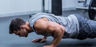 Son yıllarda spor salonuna gitmeden formunu korumak ve fiziksel gelişim sağlamak isteyen kişilerin sayısı artıyor. Zaman yönetimi, yoğun çalışma temposu ve ekonomik nedenler birçok kişiyi ev ortamında uygulanabilecek egzersizlere yönlendiriyor. Düzenli yapılan evde fitness antrenmanları, doğru planlama ile kas gelişimi, yağ yakımı ve genel kondisyon artışı konusunda etkili sonuçlar sağlayabiliyor. Konulu bir haber görseli.