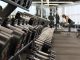 Fitness Kulüplerinde Sadakat Programları Öne Çıkıyor Fitness sektörü son yıllarda yalnızca spor hizmetleriyle değil, müşteri deneyimini geliştiren yenilikçi uygulamalarıyla da dikkat çekiyor. Artan rekabet ortamında yeni üyeler kazanmak kadar mevcut üyeleri uzun süre elde tutabilmek de işletmeler için büyük önem taşıyor. Bu nedenle birçok fitness kulüpleri, üyelerine çeşitli avantajlar sunan sadakat programlarını hizmet modelinin önemli bir parçası haline getiriyor. Konulu bir haber görseli.