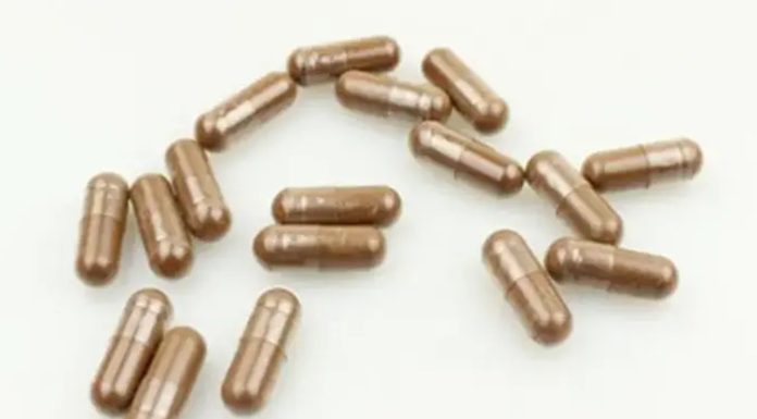 Kas Gelişiminde Fitness Supplementlerinin Rolü Fitness dünyasında kas gelişimi hedefleyen sporcular için antrenman programı kadar beslenme düzeni de büyük önem taşıyor. Düzenli egzersiz yapan birçok kişi, performansını artırmak ve toparlanma sürecini desteklemek amacıyla fitness supplementleri kullanımına yöneliyor. Doğru şekilde kullanıldığında bu ürünler, dengeli beslenme ve düzenli antrenman programının tamamlayıcı bir parçası olabiliyor. Konulu bir haber görseli.